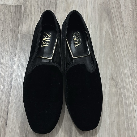 Zara Black Velvet Women's Low Heel Loafers Size 39 US 8 - Picture 1 of 8